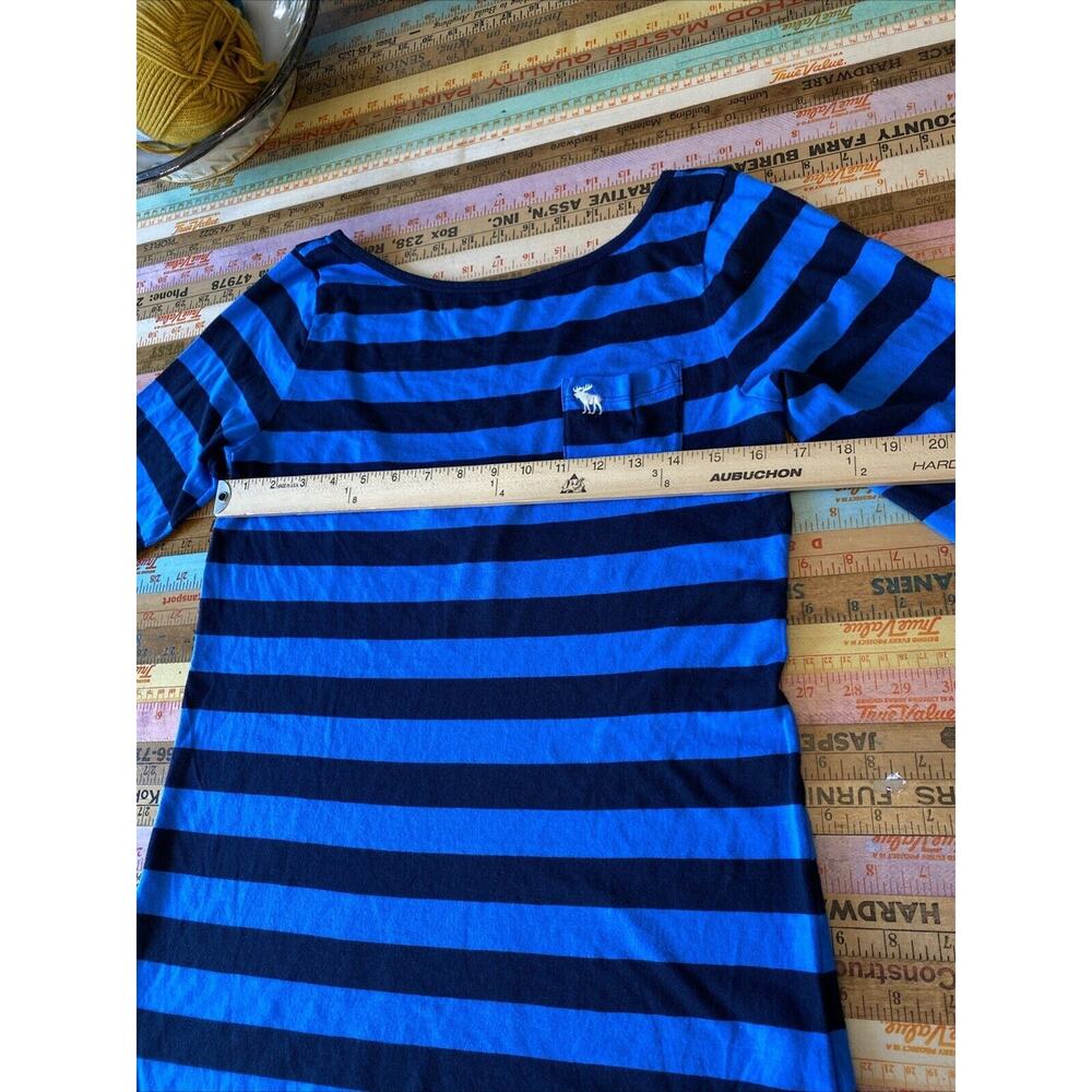 NEW Abercrombie & Fitch L Women’s Y2K Blue Striped Scoop Pocket T-shirt 90s - Picture 11 of 12